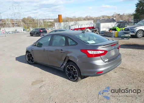 2013 Ford Focus Se z USA, uszkodzony, nr VIN 1FADP3F2XDL103511